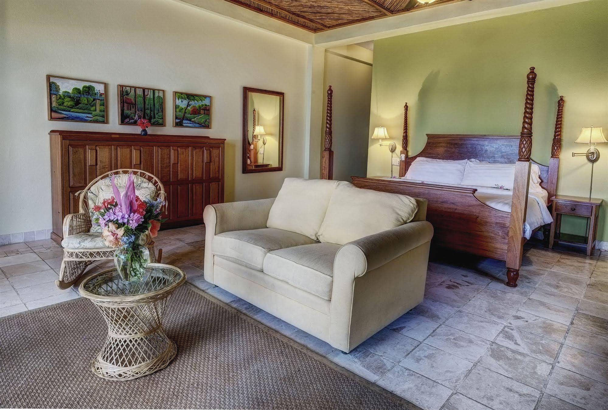 Almond Beach Resort At Jaguar Reef ホプキンズ エクステリア 写真