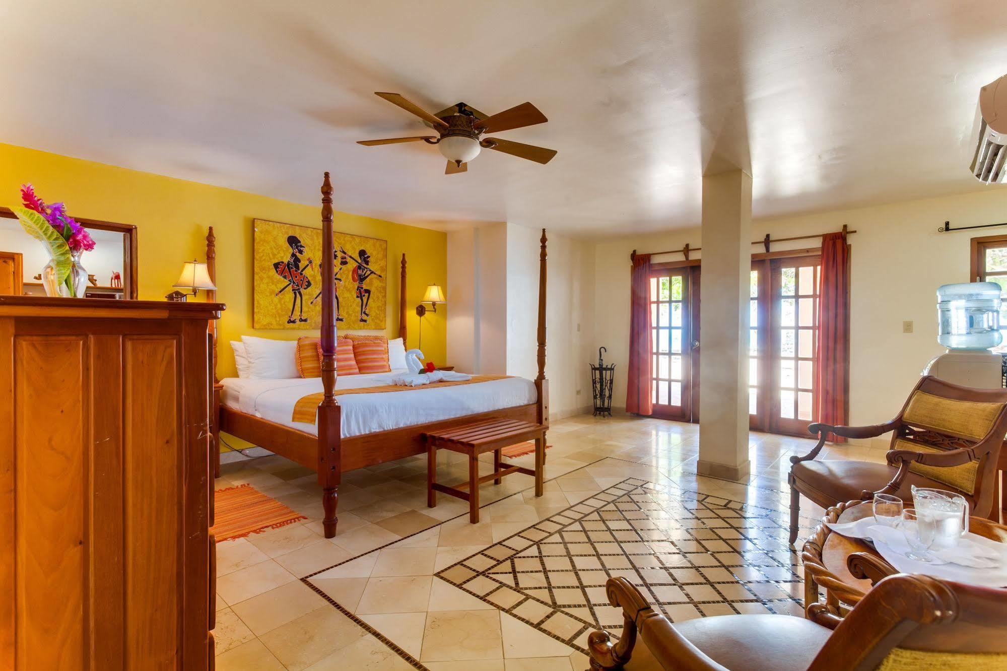 Almond Beach Resort At Jaguar Reef ホプキンズ エクステリア 写真